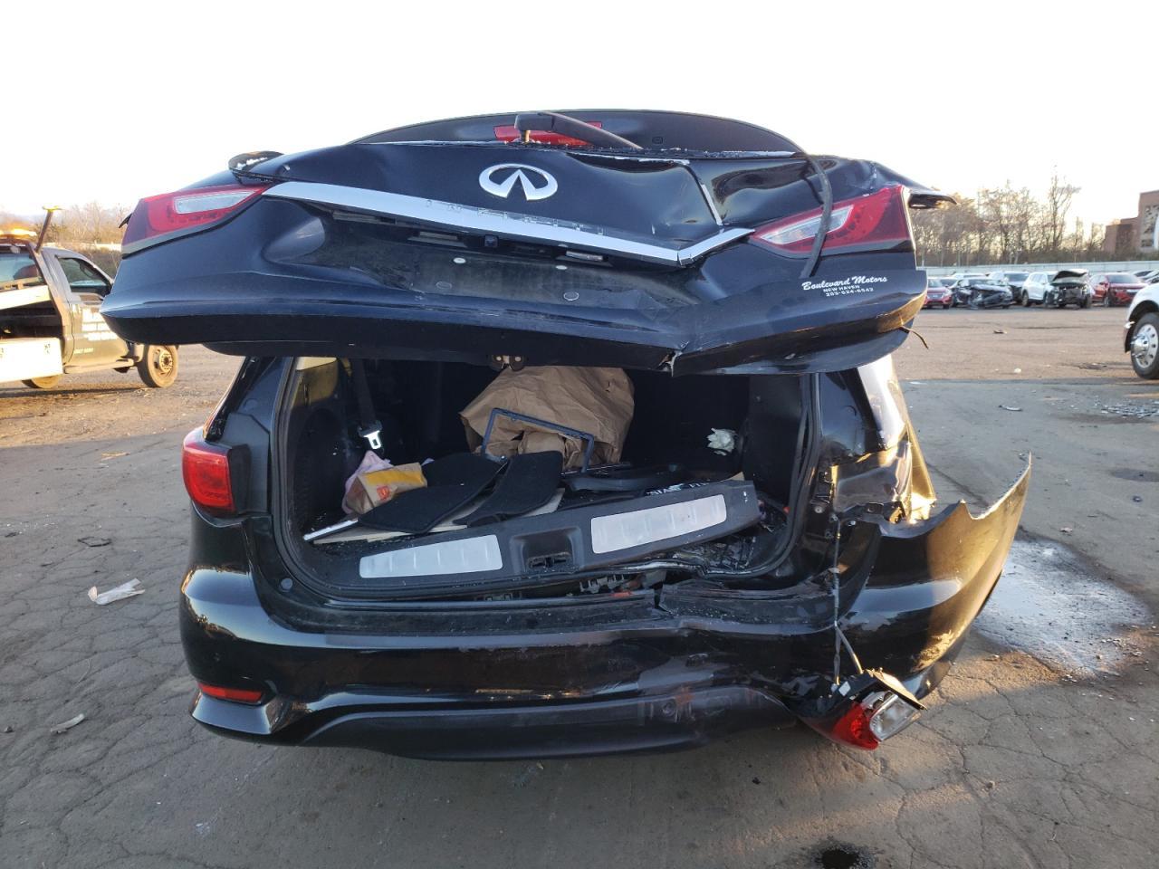 2017 INFINITI QX60 - Image 6