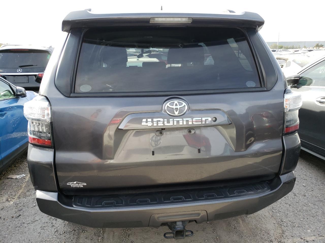 2019 TOYOTA 4RUNNER SR - Image 6