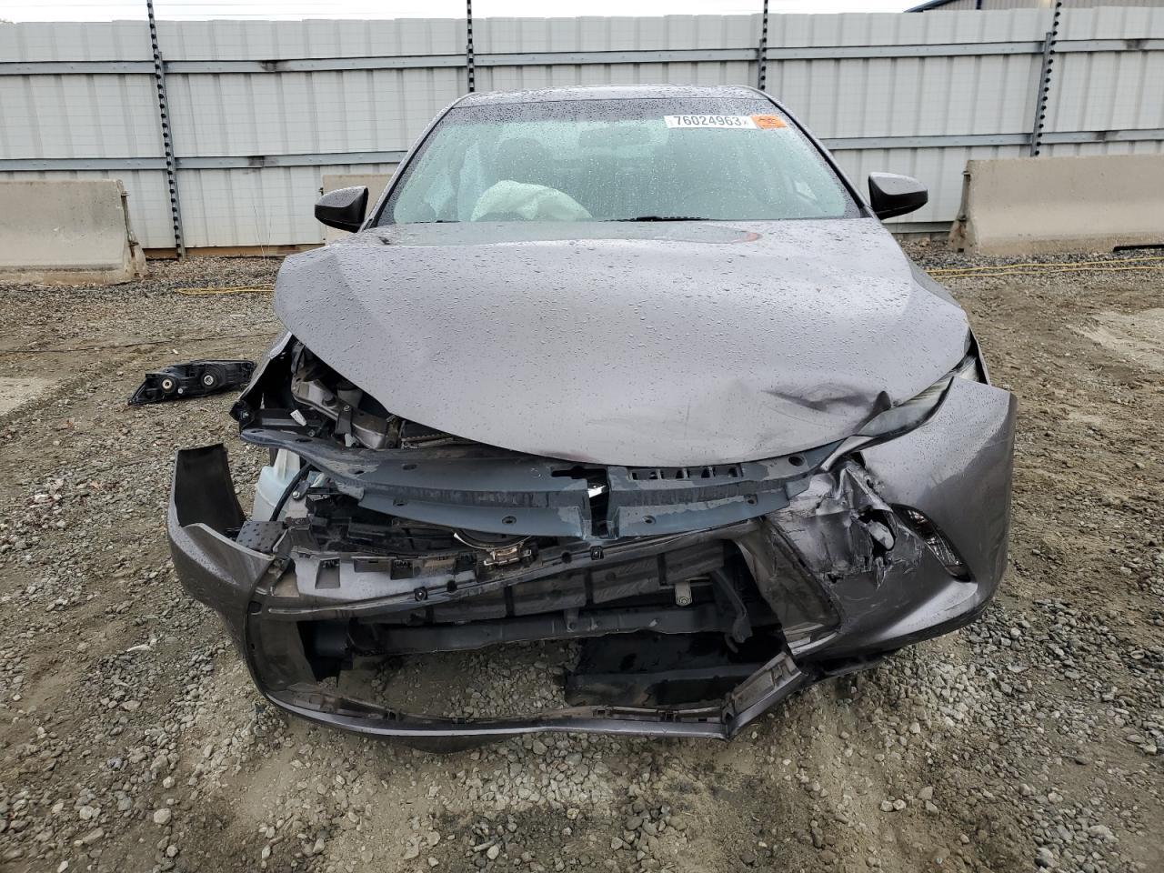 2017 TOYOTA CAMRY LE - Фото 5