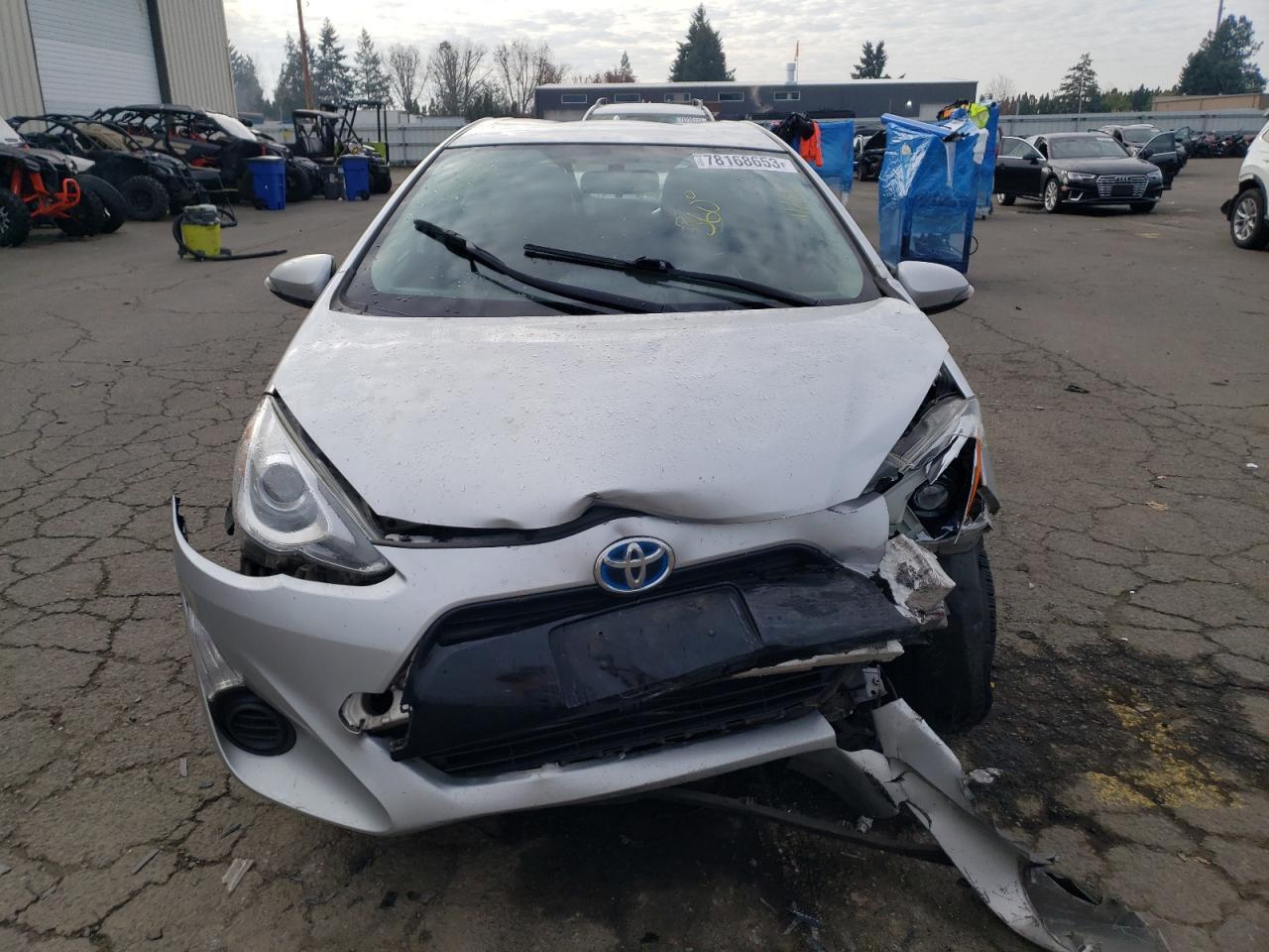 2015 TOYOTA PRIUS C - Image 5