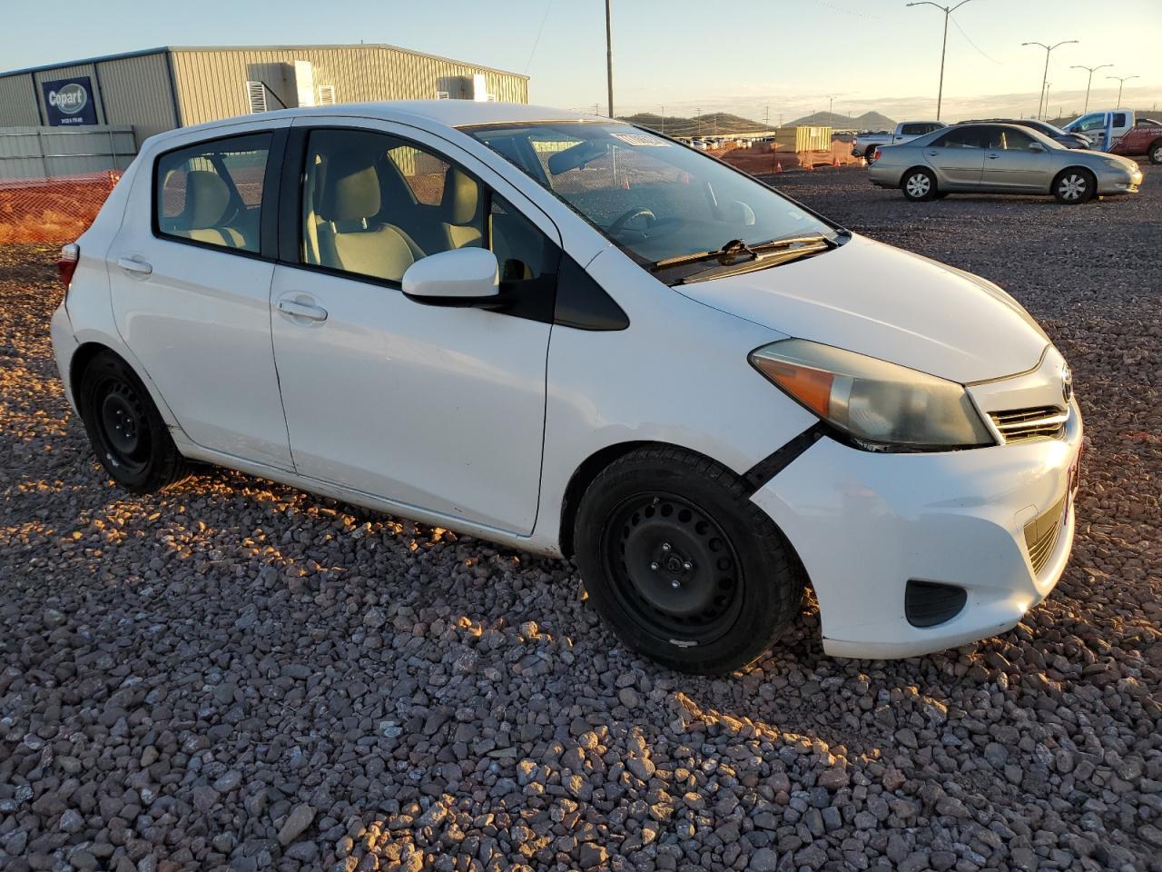 2013 TOYOTA YARIS - Фото 4