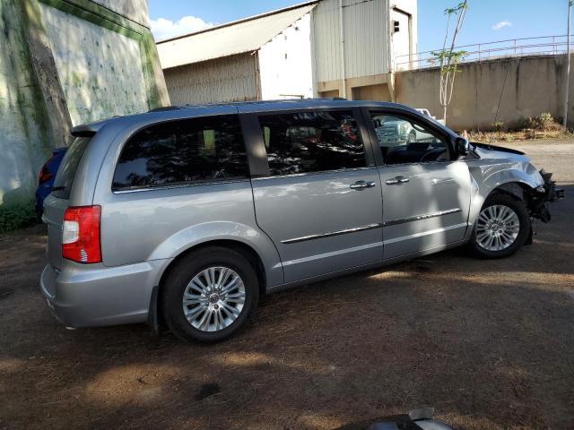 2014 Chrysler Town & Country Limited - Image 3