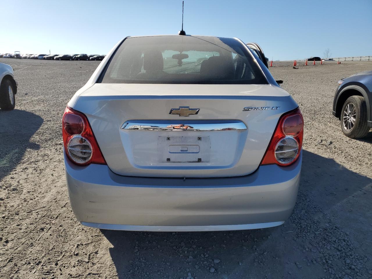 2016 CHEVROLET SONIC LT - Image 6