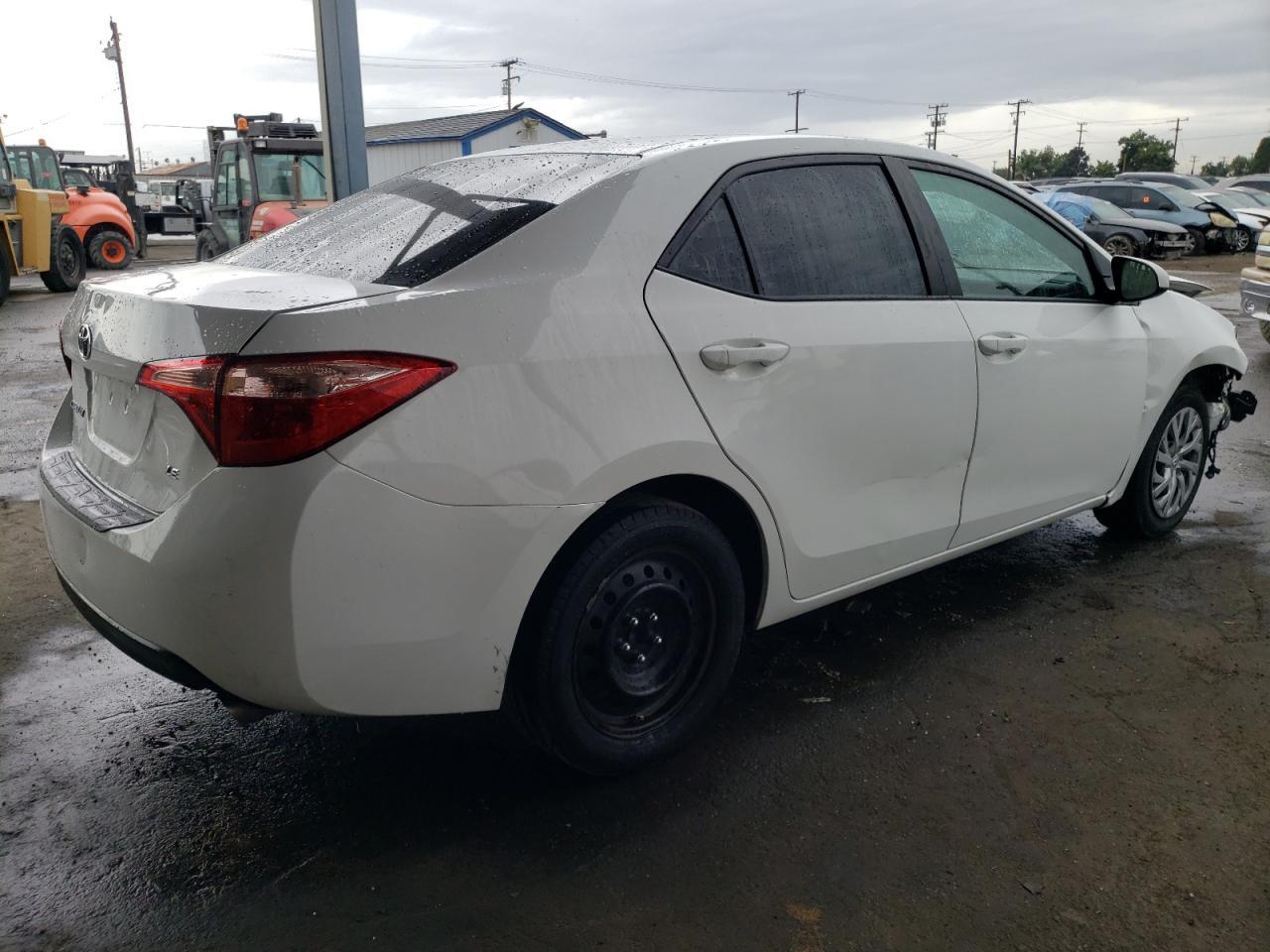 2018 TOYOTA COROLLA L - Фото 3