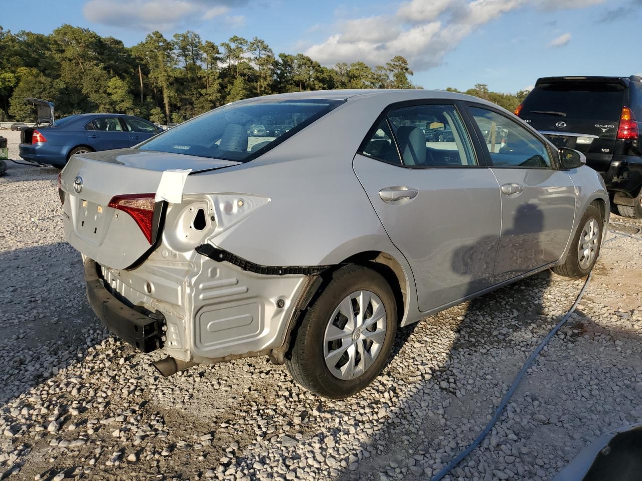 2019 TOYOTA COROLLA L - Image 3