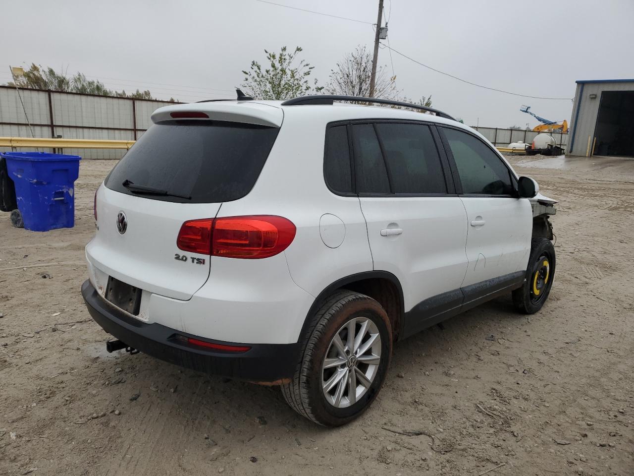 2015 VOLKSWAGEN TIGUAN S - Фото 3
