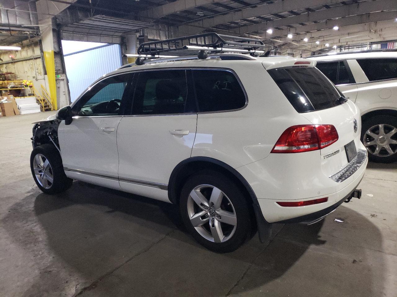 2011 VOLKSWAGEN TOUAREG V6 - Image 2