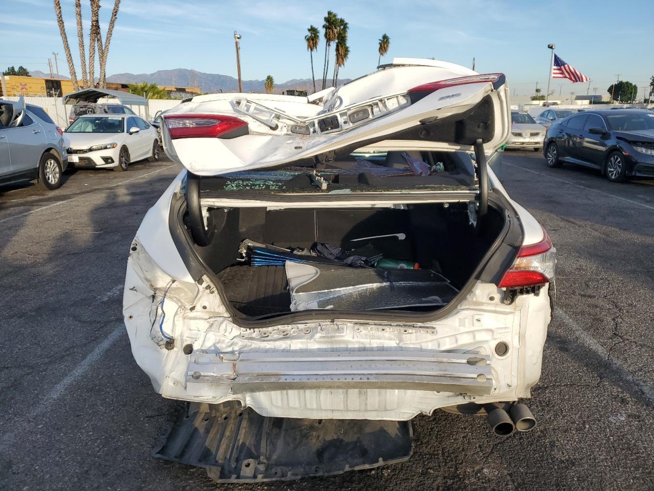 2018 TOYOTA CAMRY L - Фото 6