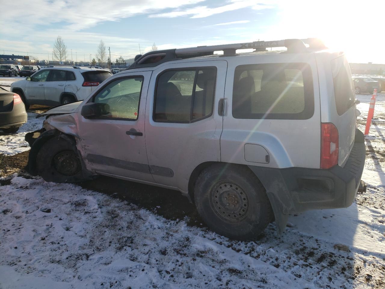 2013 NISSAN XTERRA X - Фото 2
