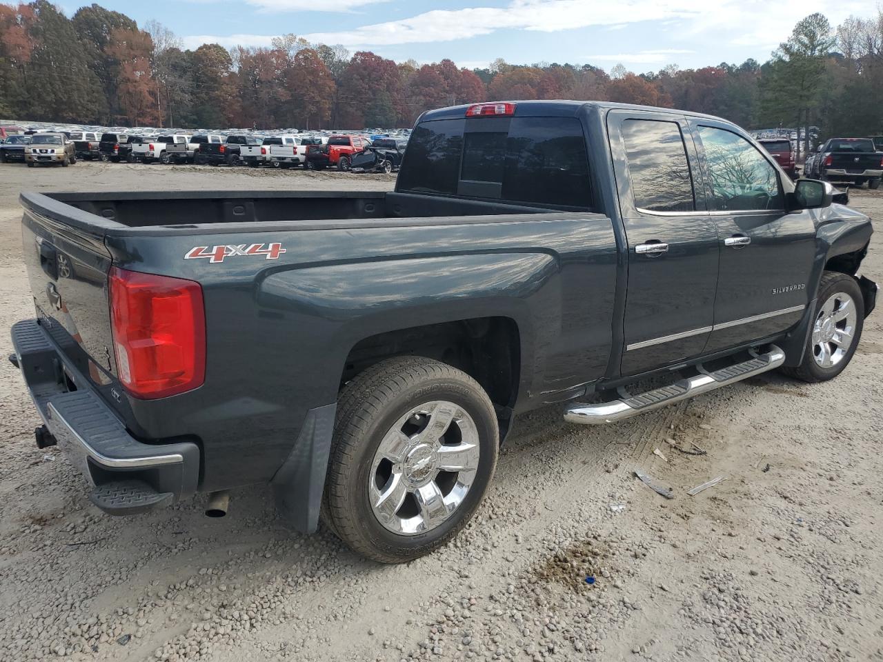 2017 CHEVROLET SILVERADO - Image 3