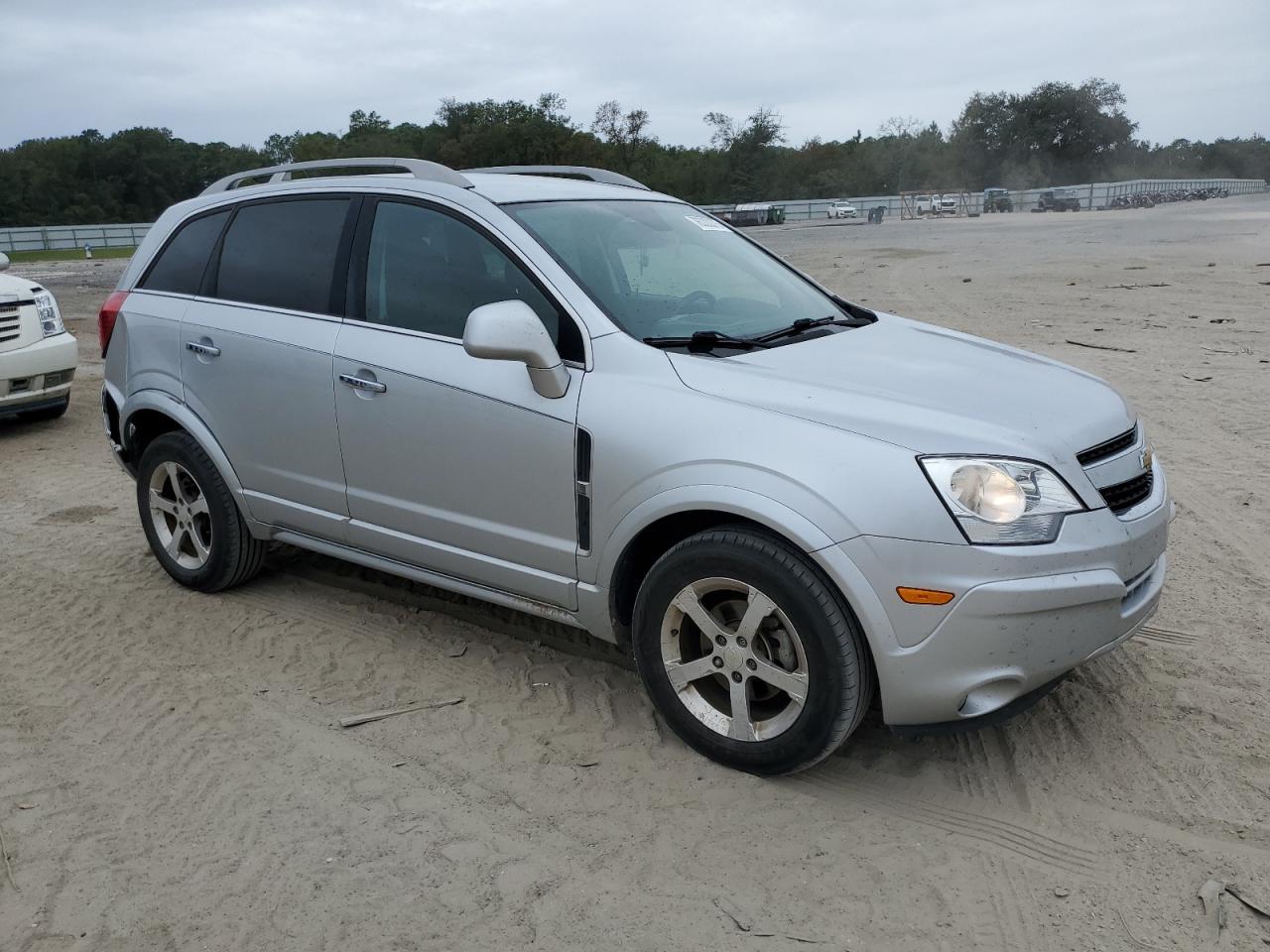 2014 CHEVROLET CAPTIVA LT - Image 4