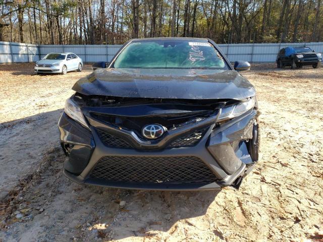 2020 Toyota Camry Se - Фото 5