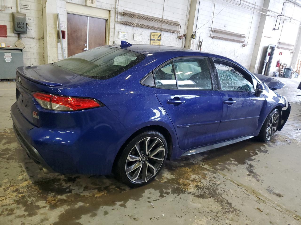 2020 TOYOTA COROLLA SE - Фото 3