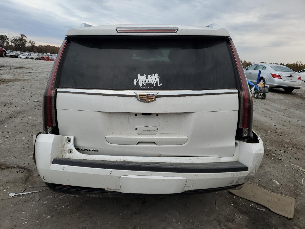 2017 CADILLAC ESCALADE E - Image 6