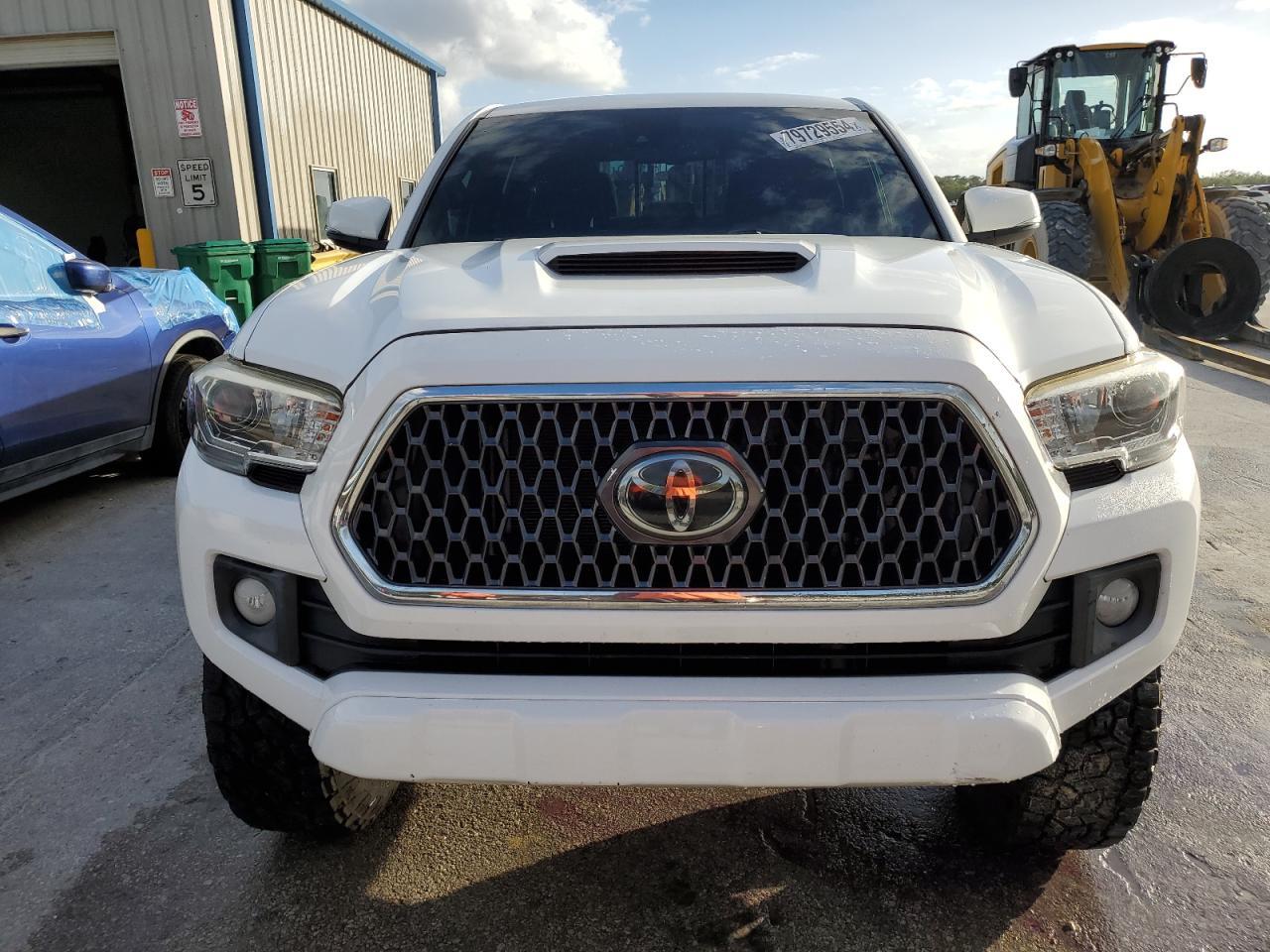 2019 TOYOTA TACOMA DOU - Фото 5