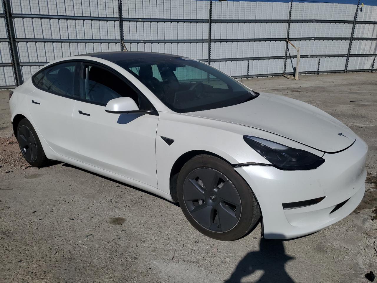2022 TESLA MODEL 3 - Фото 4