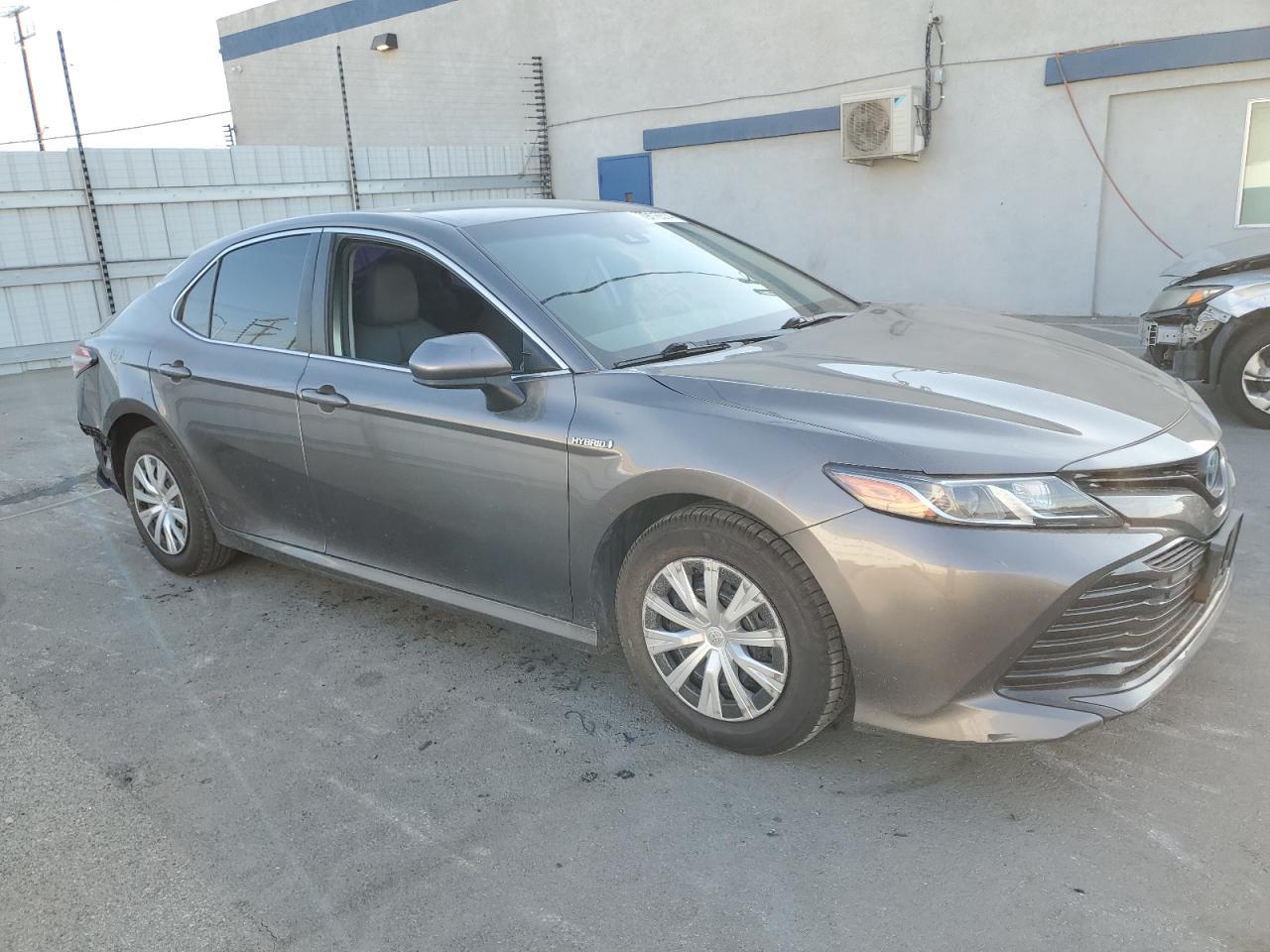 2018 TOYOTA CAMRY LE - Фото 4