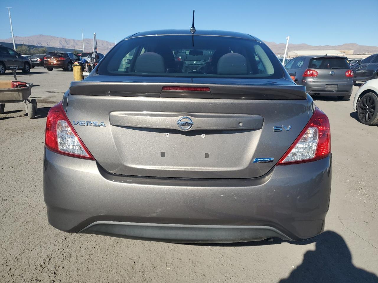 2016 NISSAN VERSA SV W - Image 6