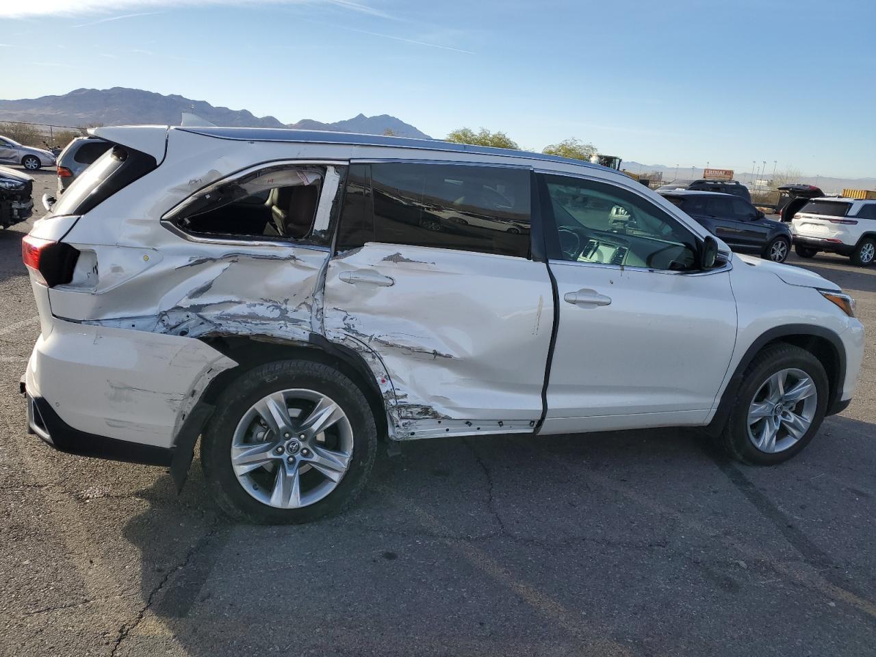 2018 TOYOTA HIGHLANDER - Фото 3