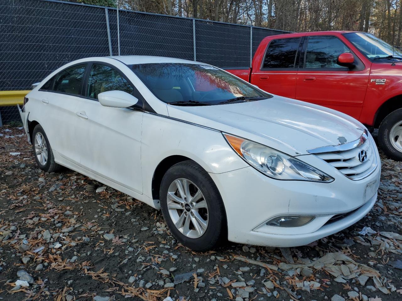 2013 HYUNDAI SONATA GLS - Image 4