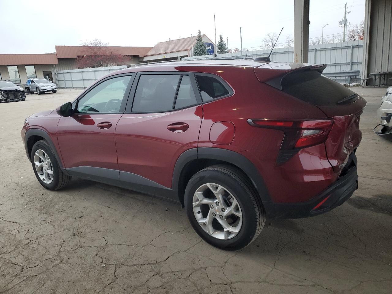 2024 CHEVROLET TRAX LS - Фото 2