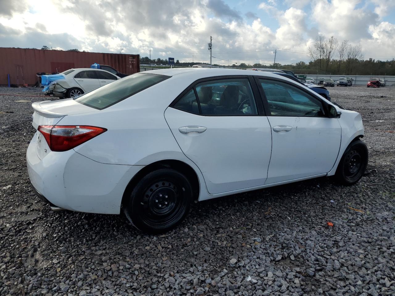 2015 TOYOTA COROLLA L - Image 3