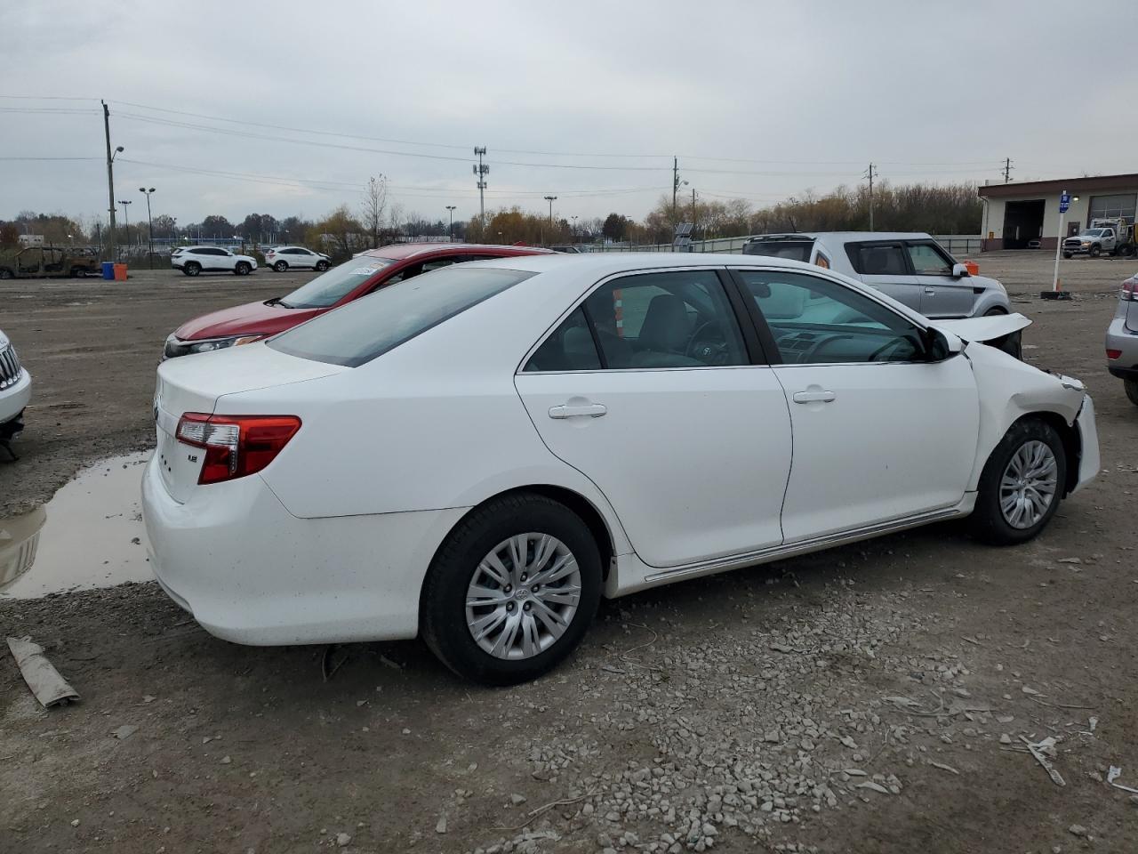 2013 TOYOTA CAMRY L - Фото 3
