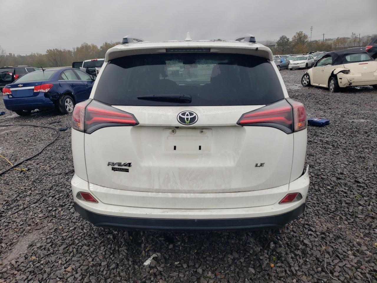2016 TOYOTA RAV4 LE - Фото 6