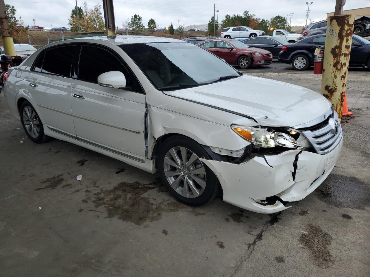 2011 TOYOTA AVALON BAS - Image 4