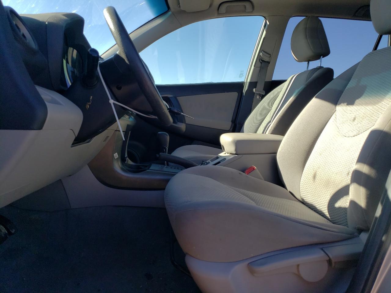 2011 TOYOTA RAV4 - Image 7