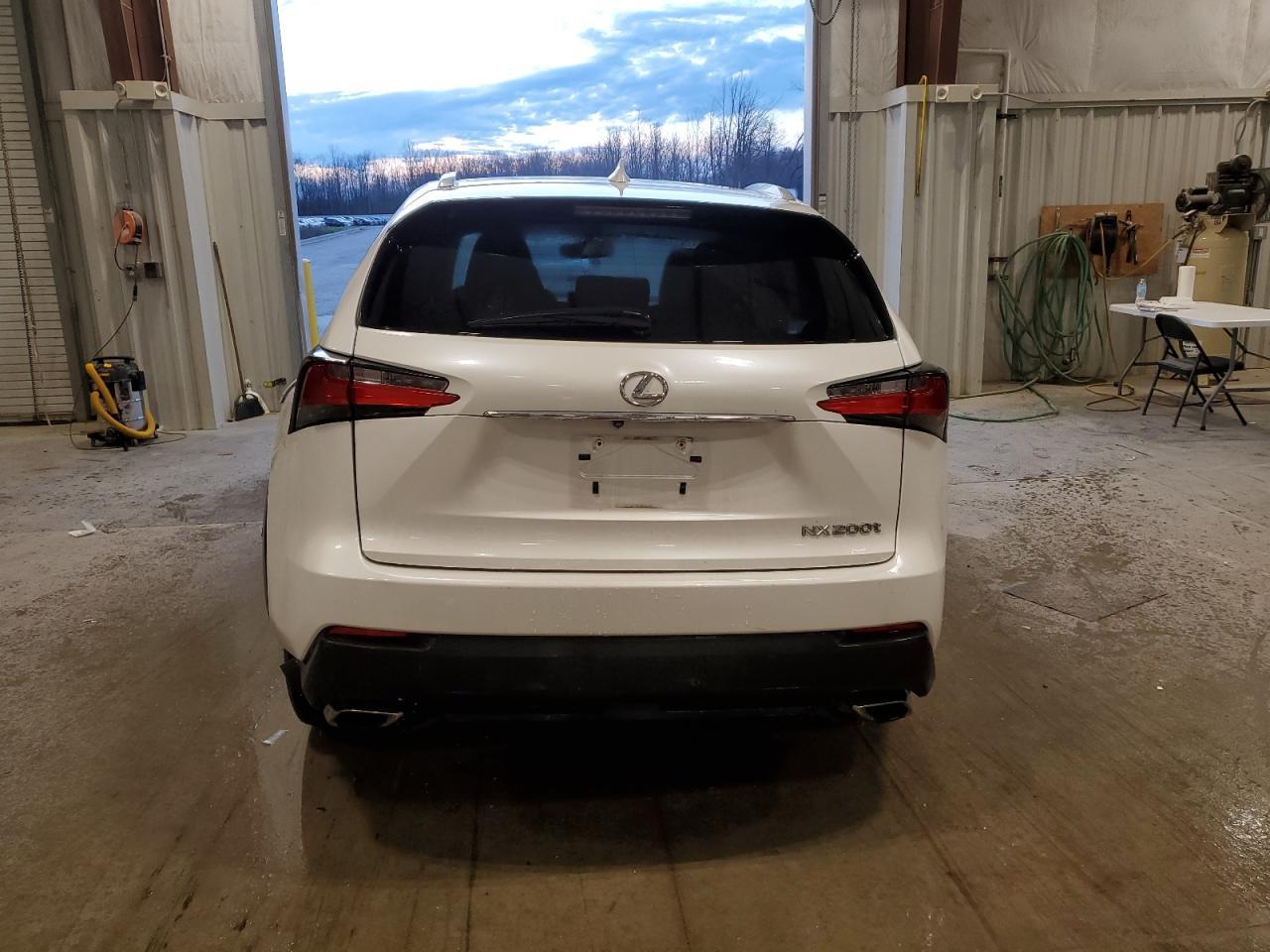 2017 LEXUS NX 200T BA - Фото 6