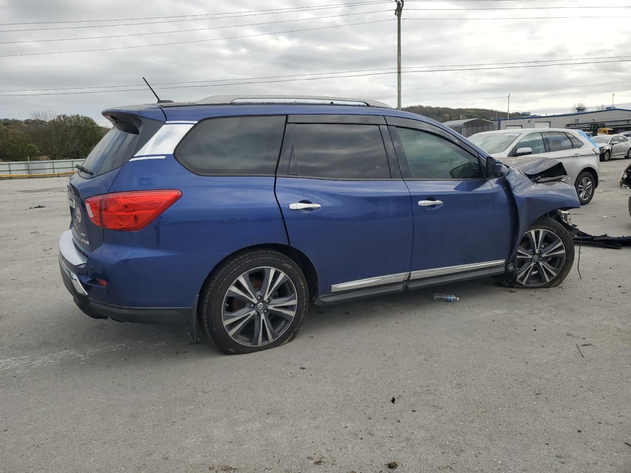2017 NISSAN PATHFINDER - Фото 3