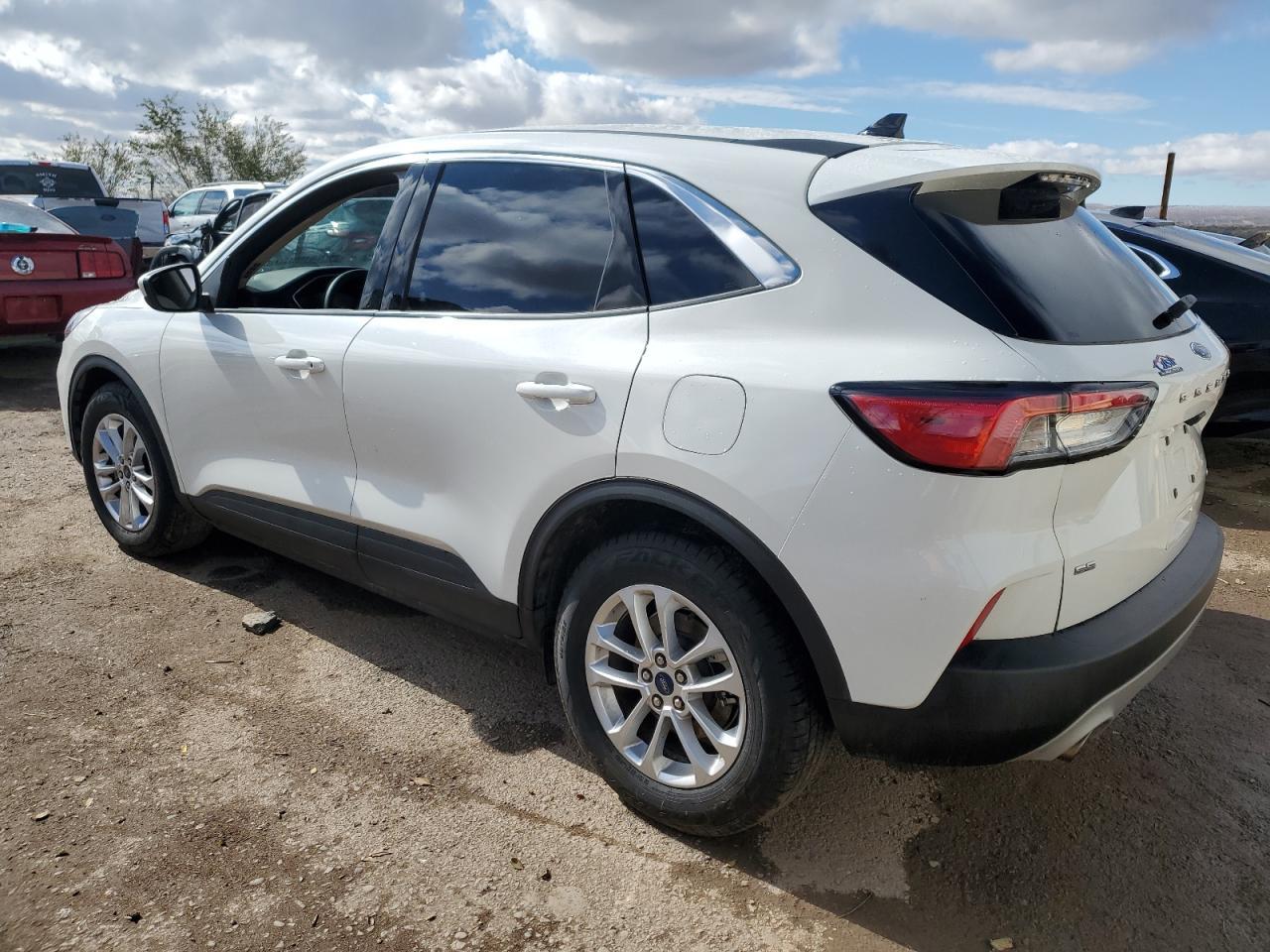 2020 FORD ESCAPE SE - Image 2