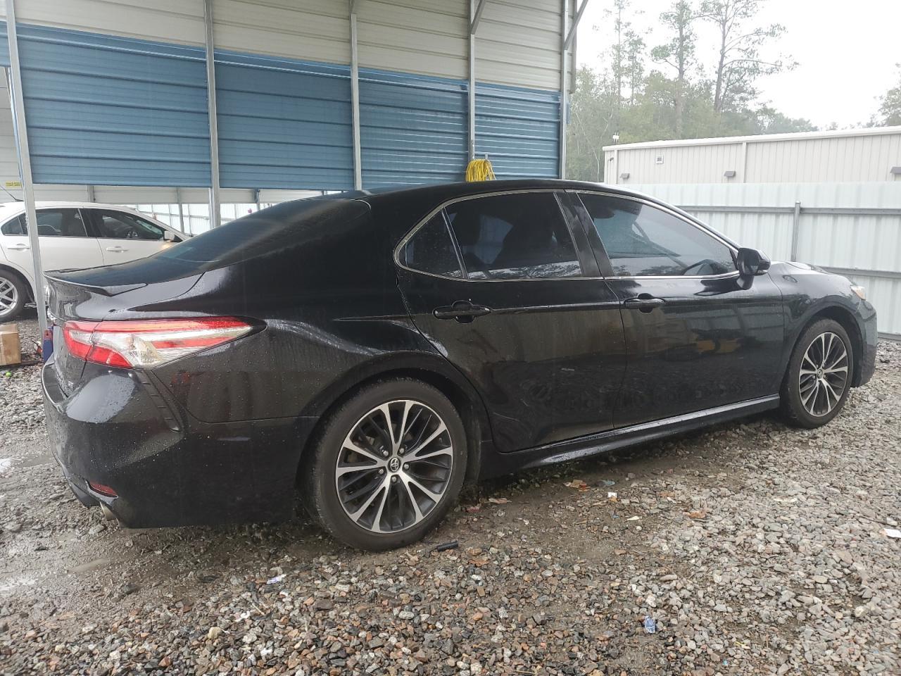 2018 TOYOTA CAMRY L - Фото 3