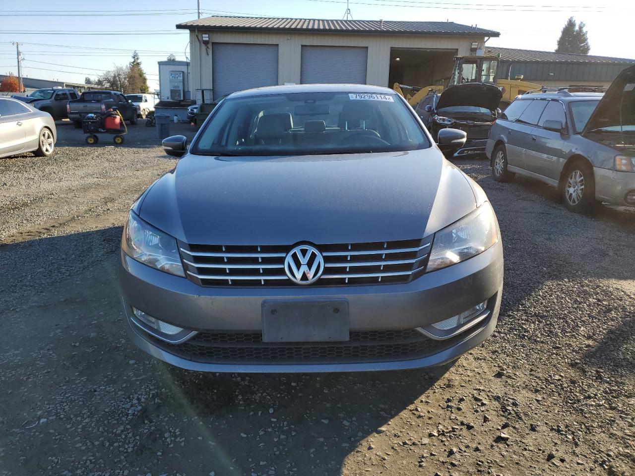 2014 VOLKSWAGEN PASSAT SEL - Image 5