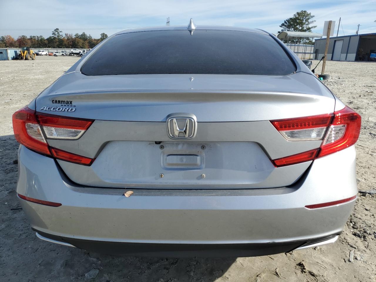 2018 HONDA ACCORD LX - Image 6
