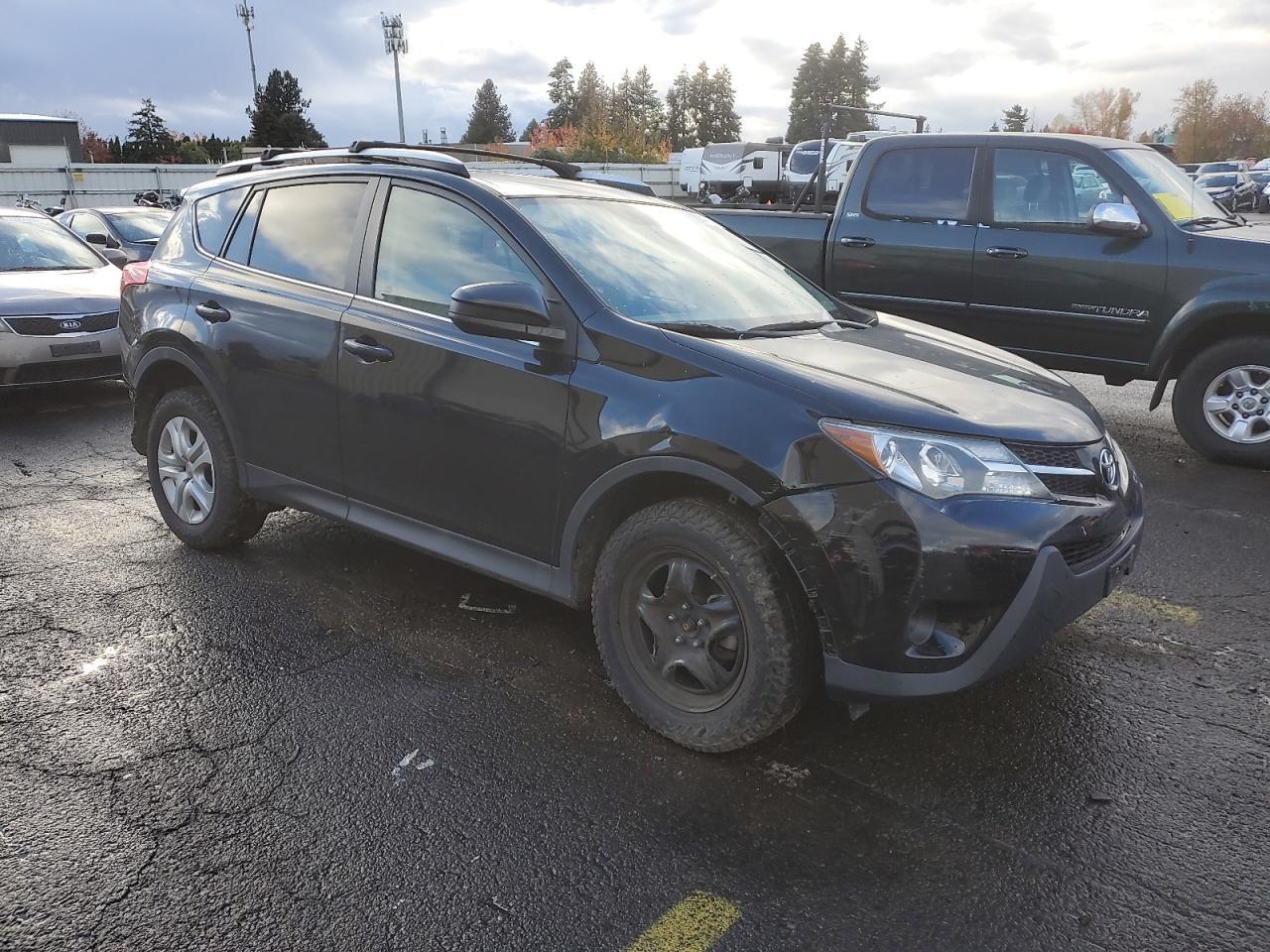 2015 TOYOTA RAV4 LE - Фото 4