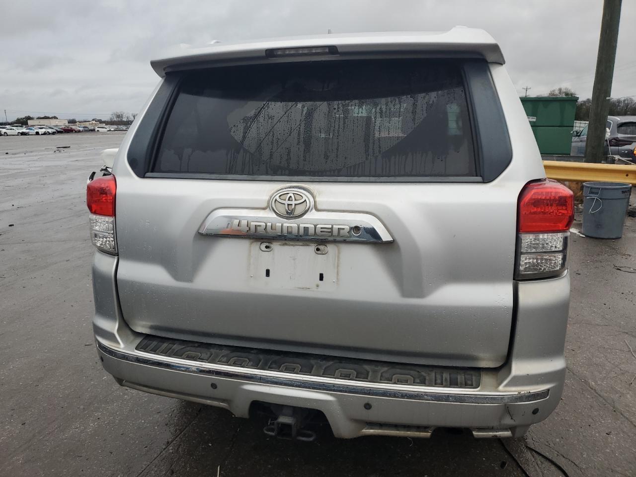 2011 TOYOTA 4RUNNER SR - Image 6