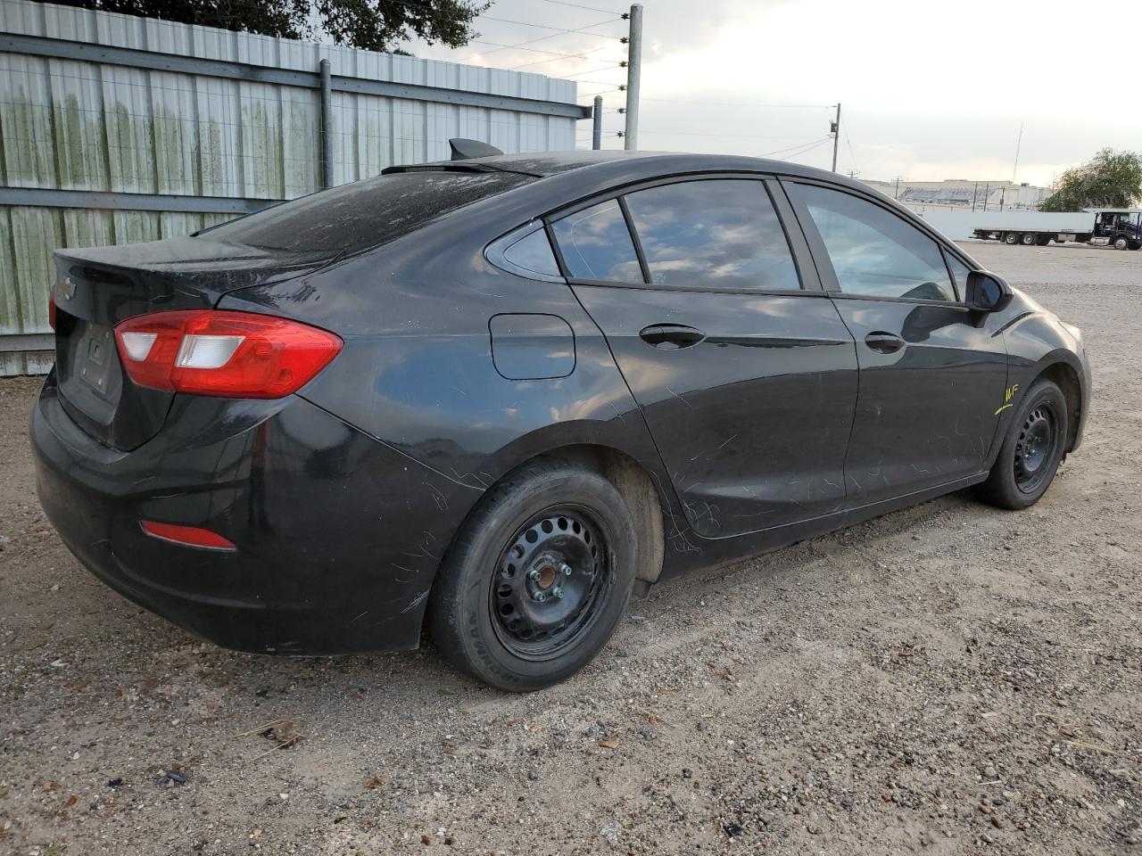 2017 CHEVROLET CRUZE LS - Image 3