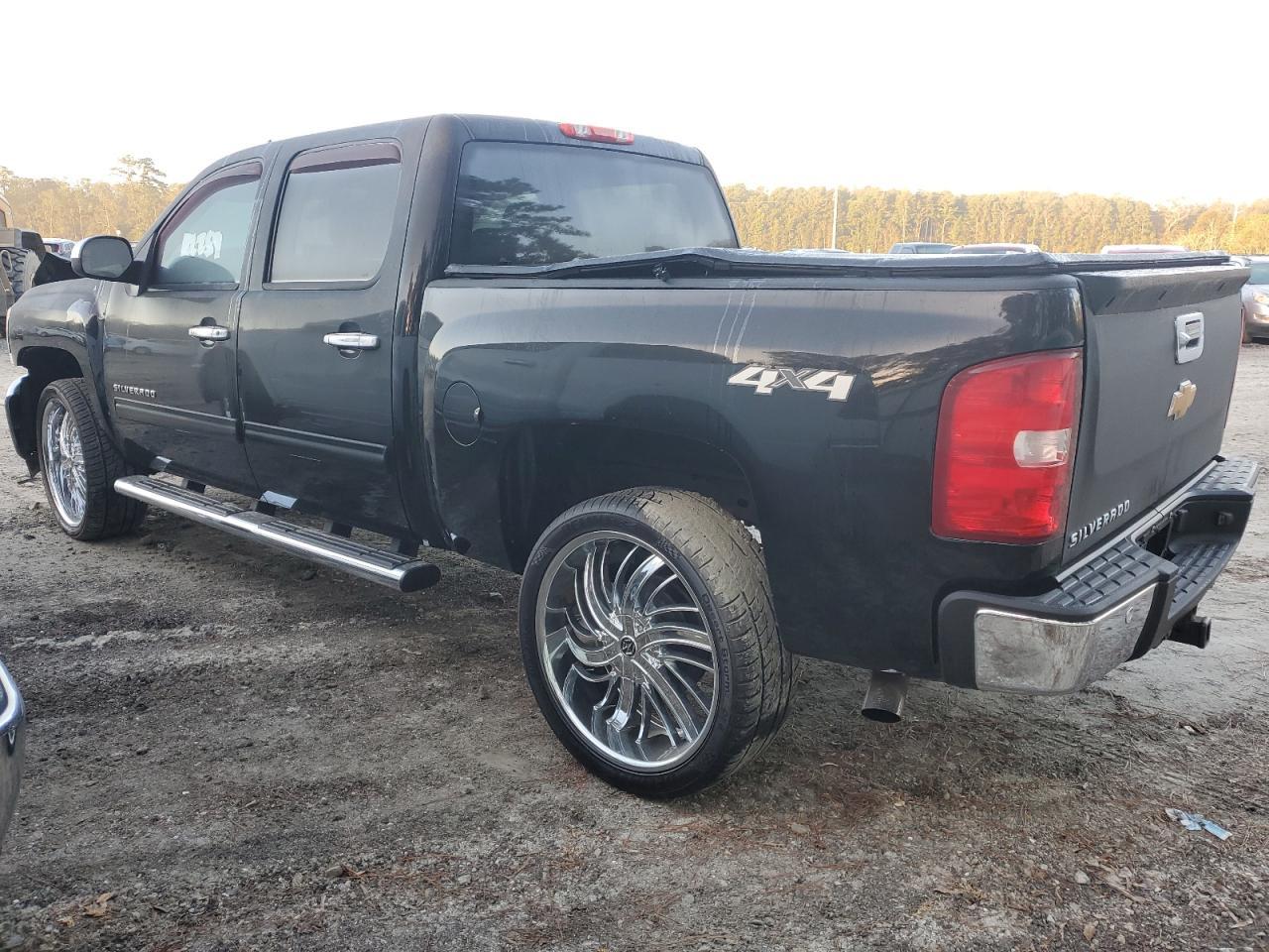 2013 CHEVROLET SILVERADO - Image 2