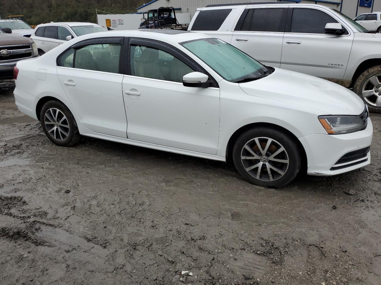 2017 VOLKSWAGEN JETTA SE - Image 4
