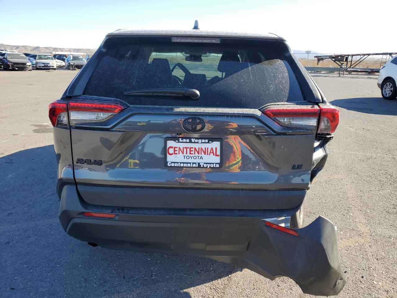2023 TOYOTA RAV4 LE - Фото 6