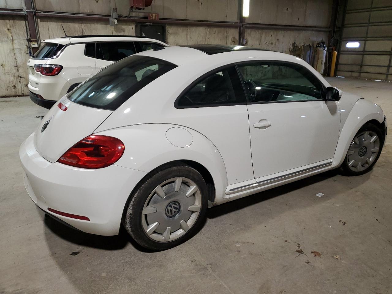 2012 VOLKSWAGEN BEETLE - Фото 3