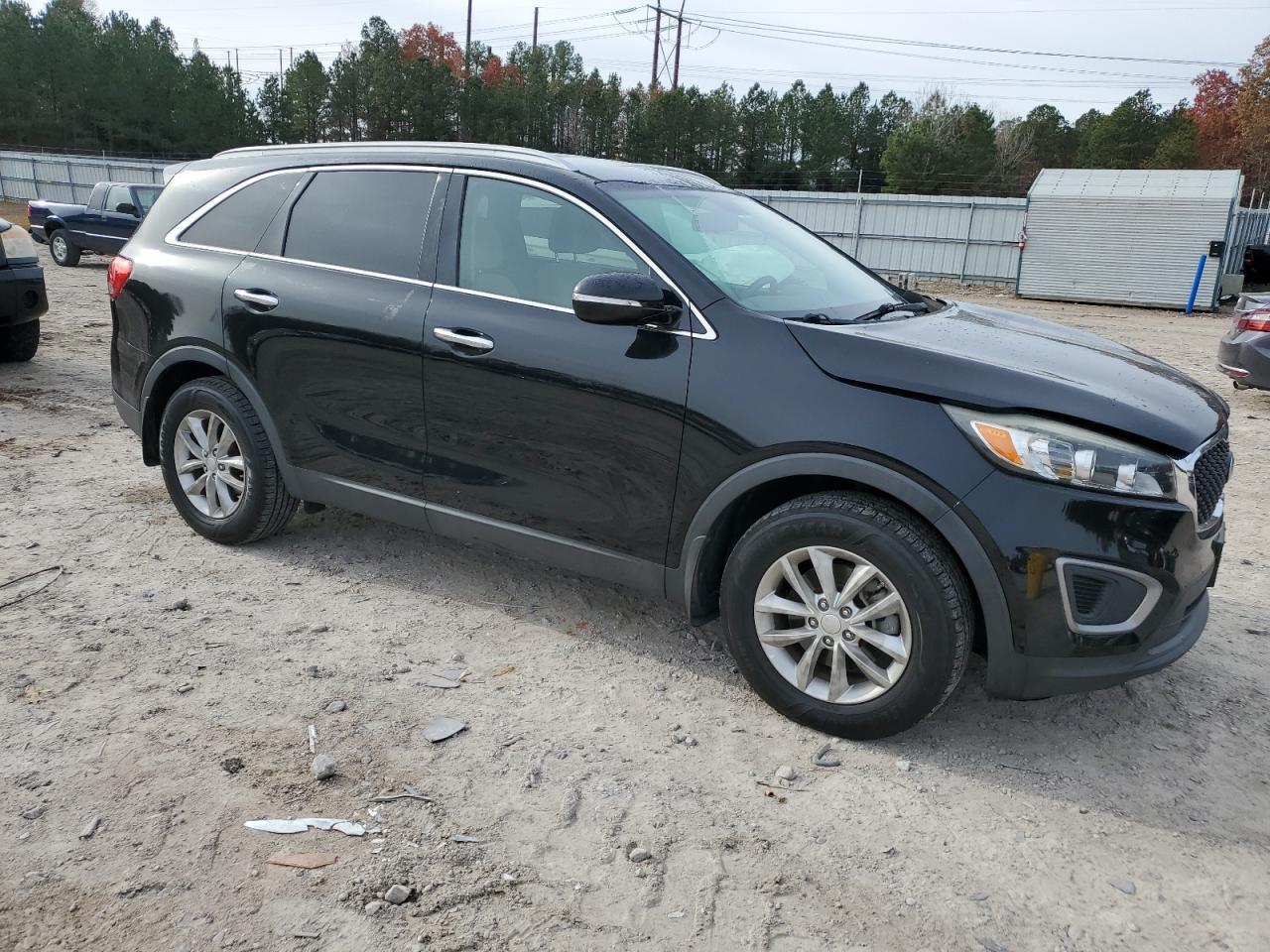 2016 KIA SORENTO LX - Image 4