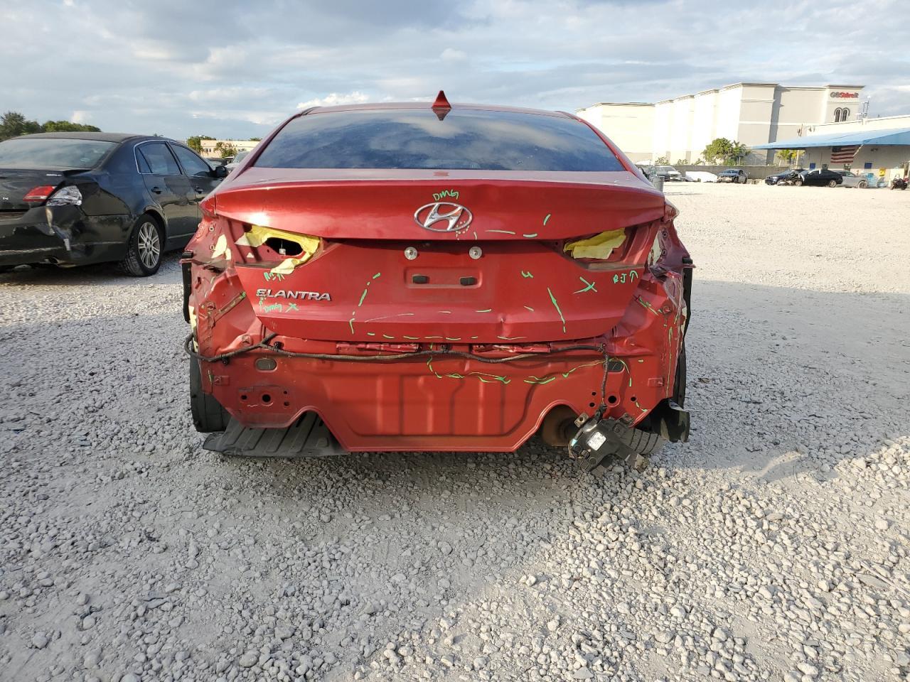2018 HYUNDAI ELANTRA SE - Фото 6