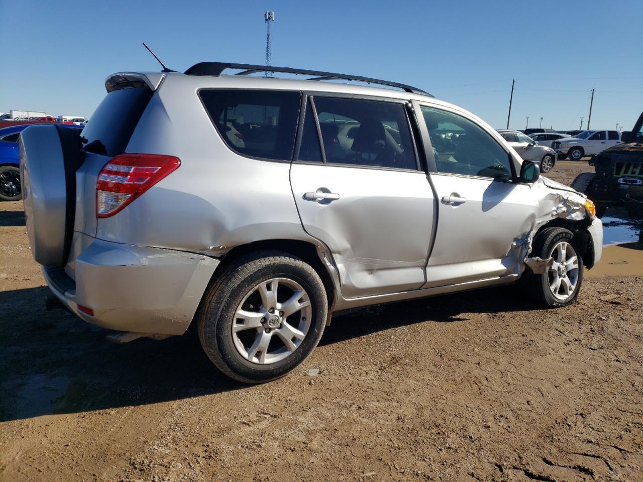 2011 TOYOTA RAV4 - Image 3