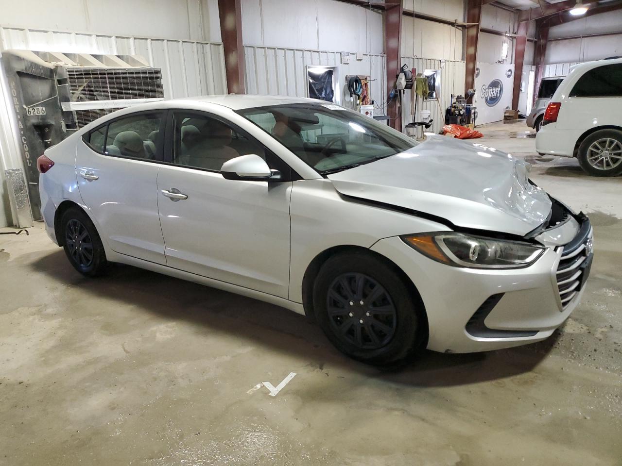 2017 HYUNDAI ELANTRA SE - Фото 4