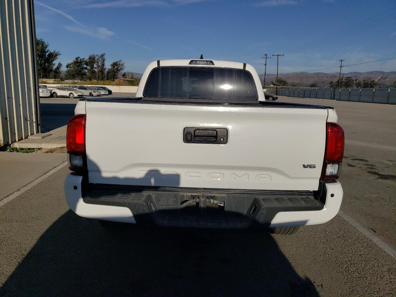 2018 TOYOTA TACOMA DOU - Фото 6