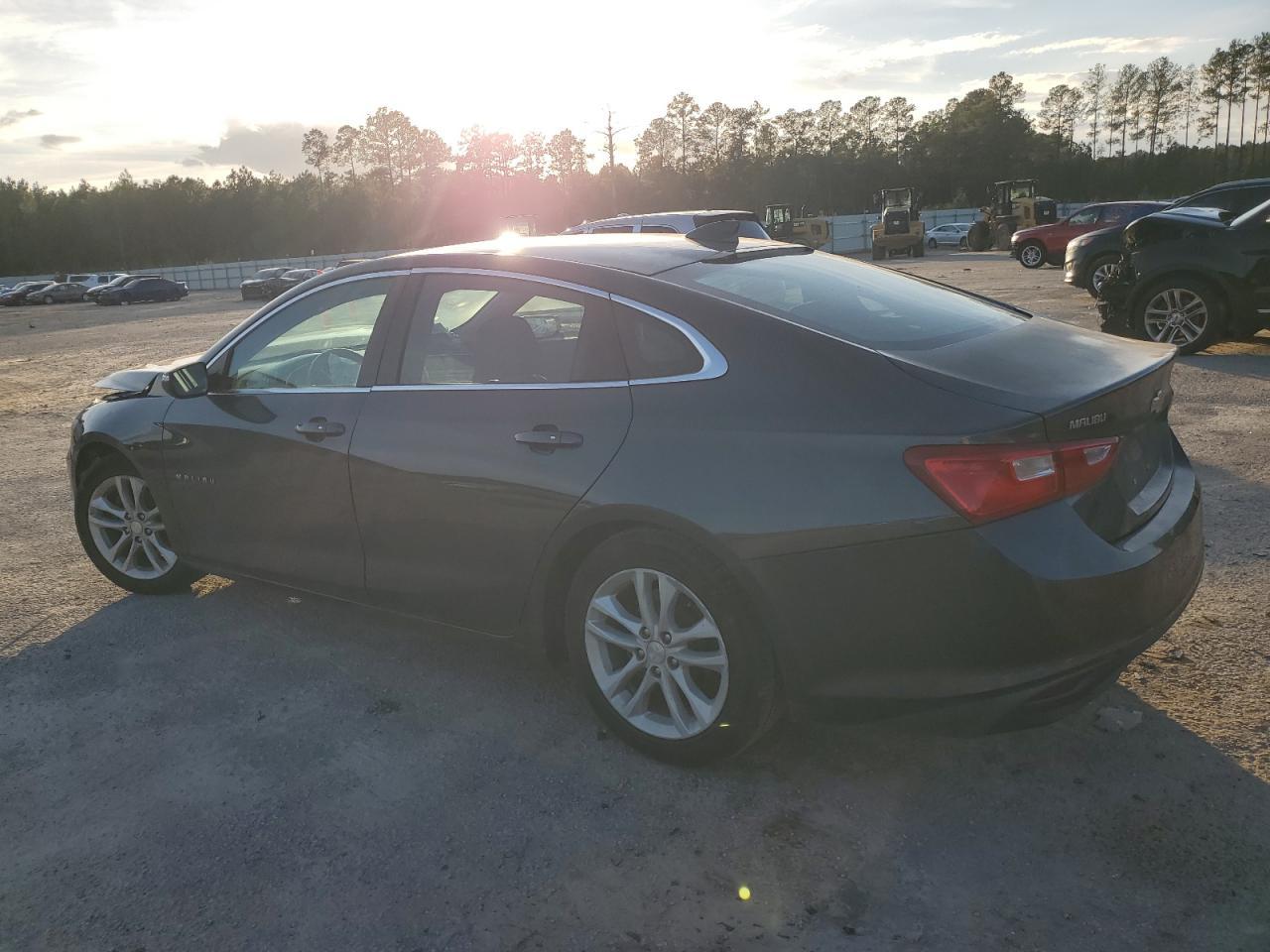 2017 CHEVROLET MALIBU LT - Image 2