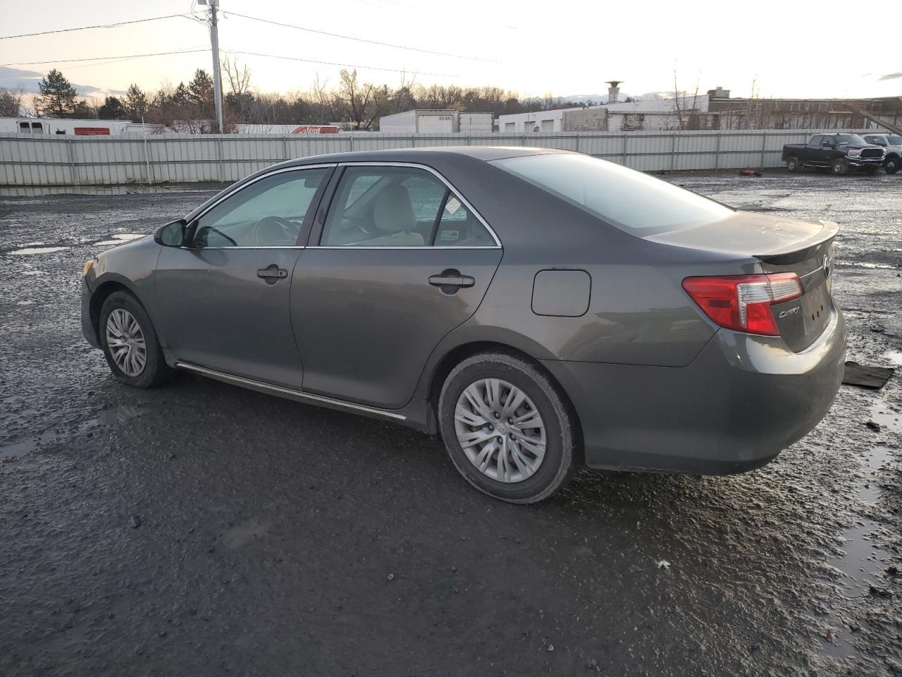 2012 TOYOTA CAMRY BASE - Фото 2
